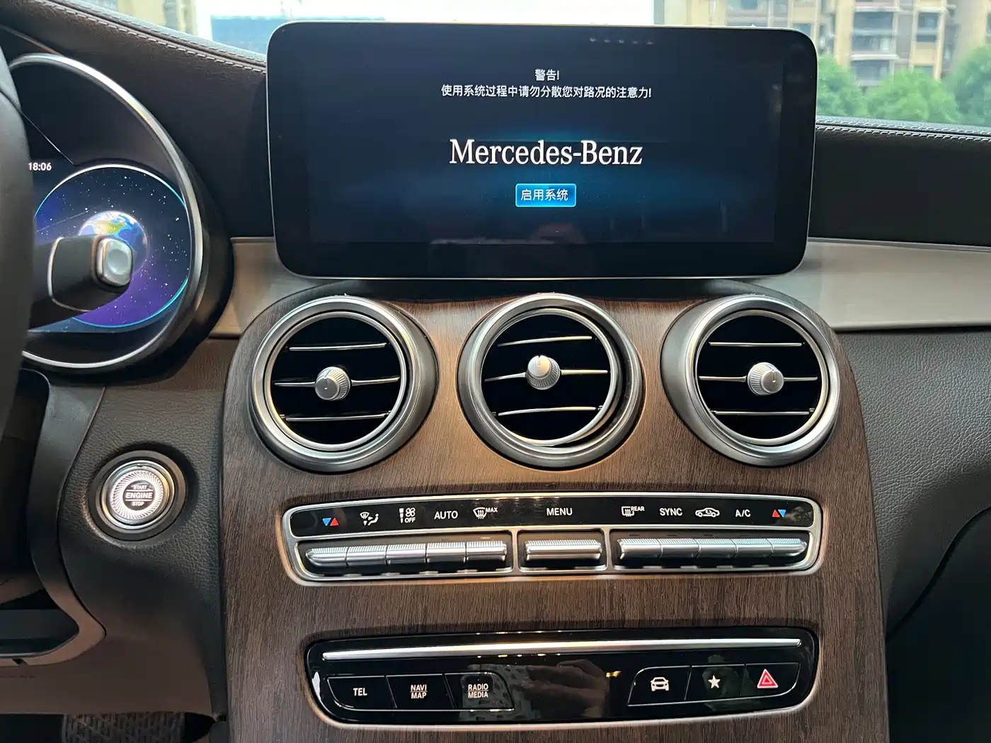 Mercedes-Benz GLC 2022 Facelift GLC 260 L 4MATIC Luxury Model фото 24