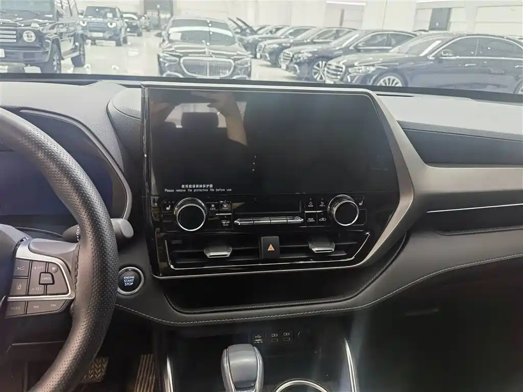 TOYOTA HIGHLANDER