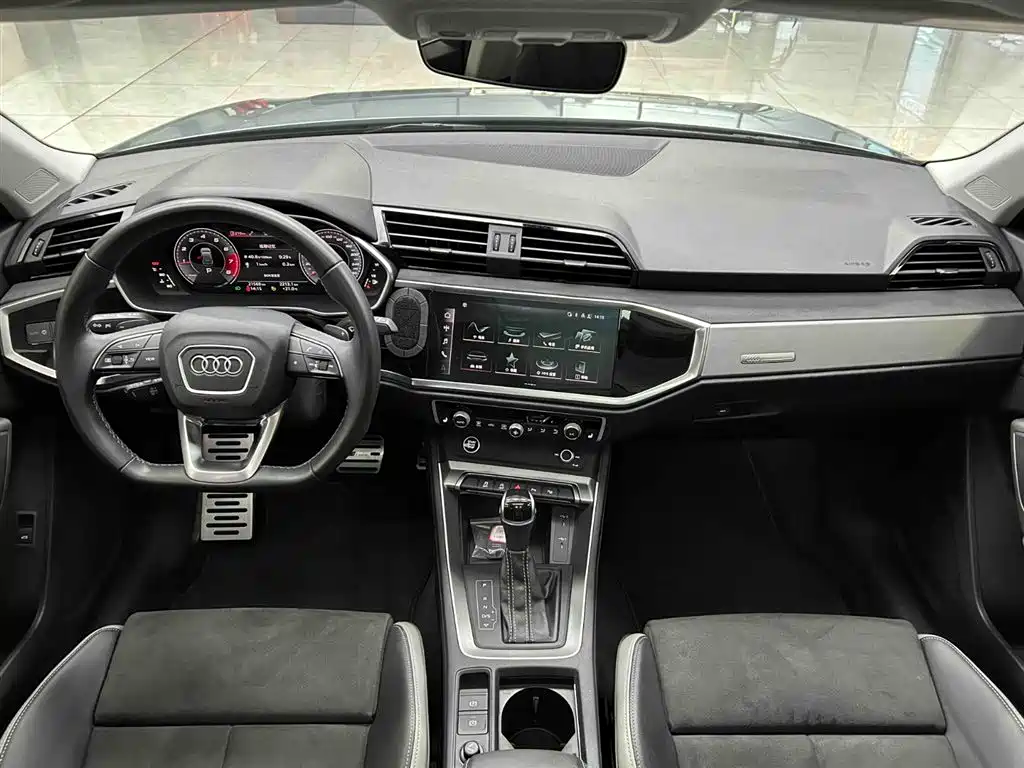 Audi Q3 2022 35 TFSI Fashion Dynamic фото 2