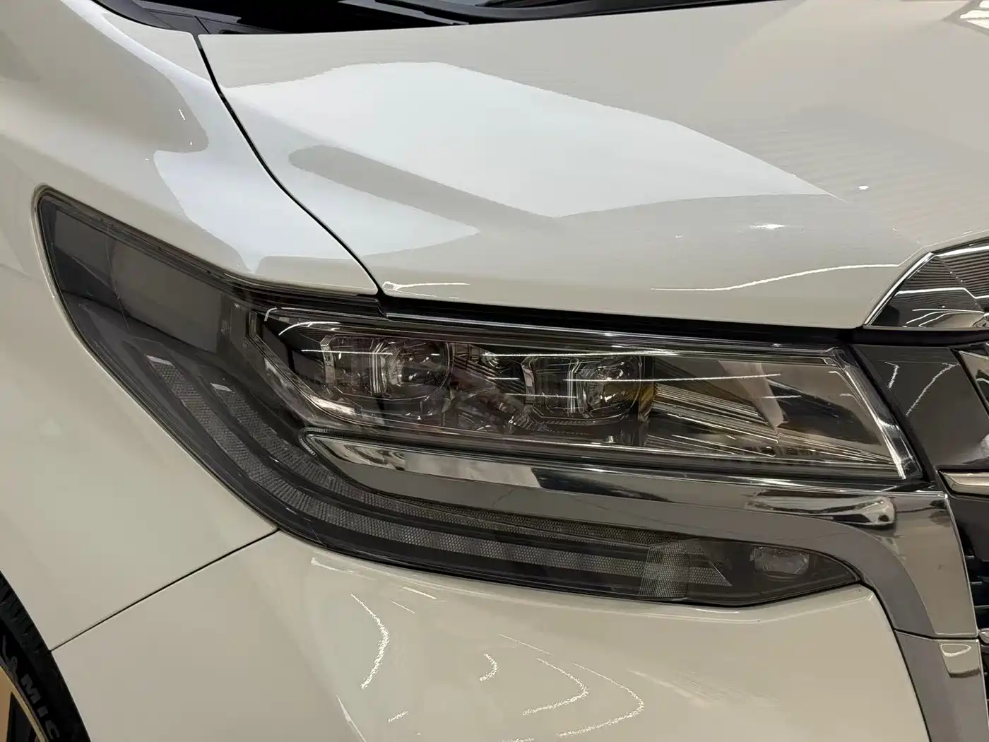 Toyota Alphard 2018 Facelift 3.5L Premium Edition фото 2