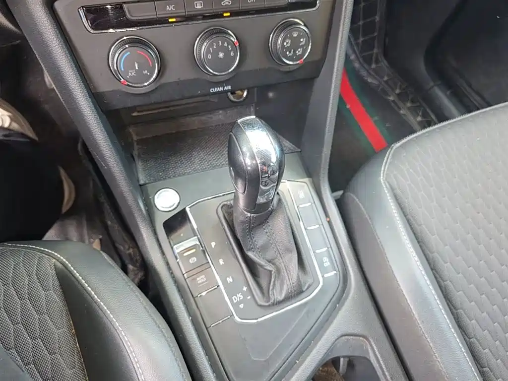Volkswagen Tiguan L 2021 330TSI Automatic 2WD Comfort фото 21