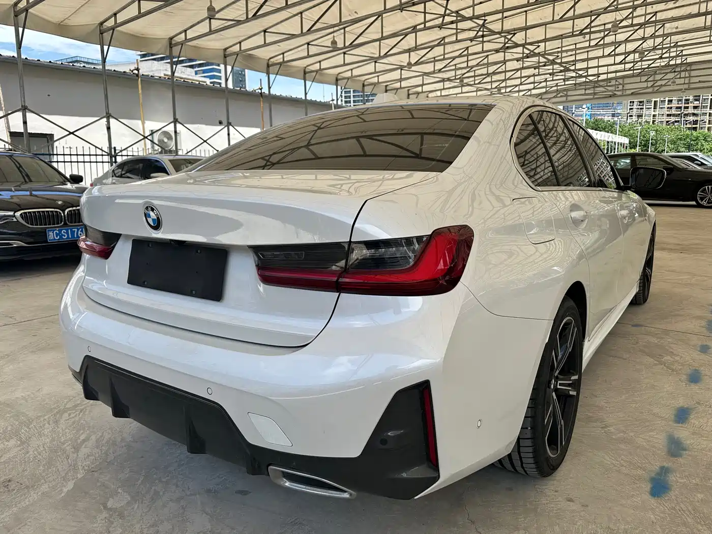 BMW 3 Series 2024 325i M Sport Package фото 8