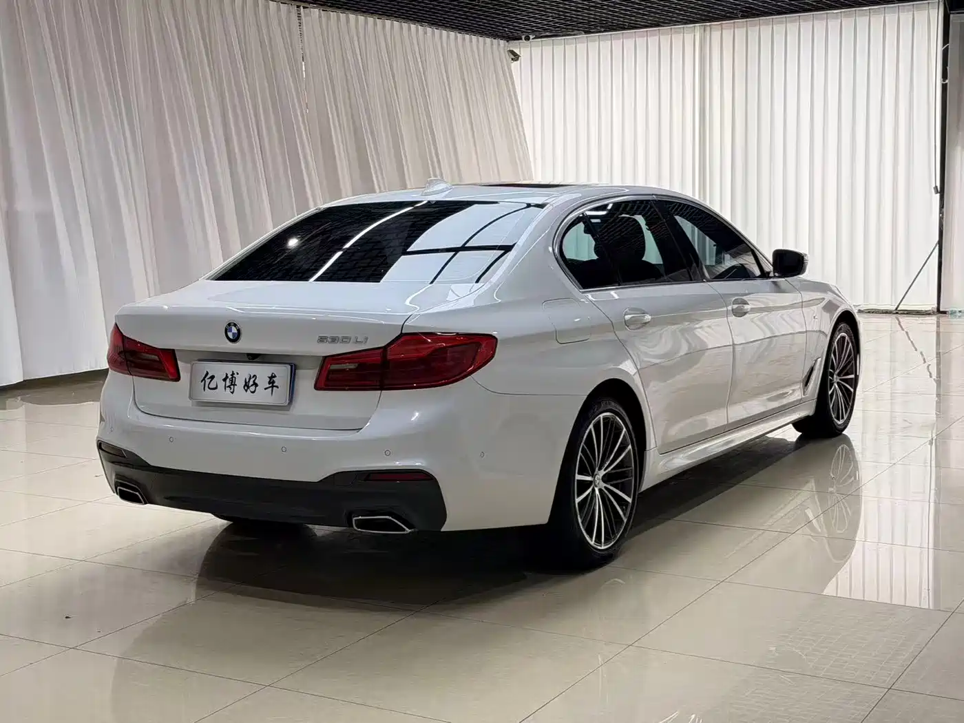 BMW 5 Series 2020 530Li Exclusive M Sport Package фото 9