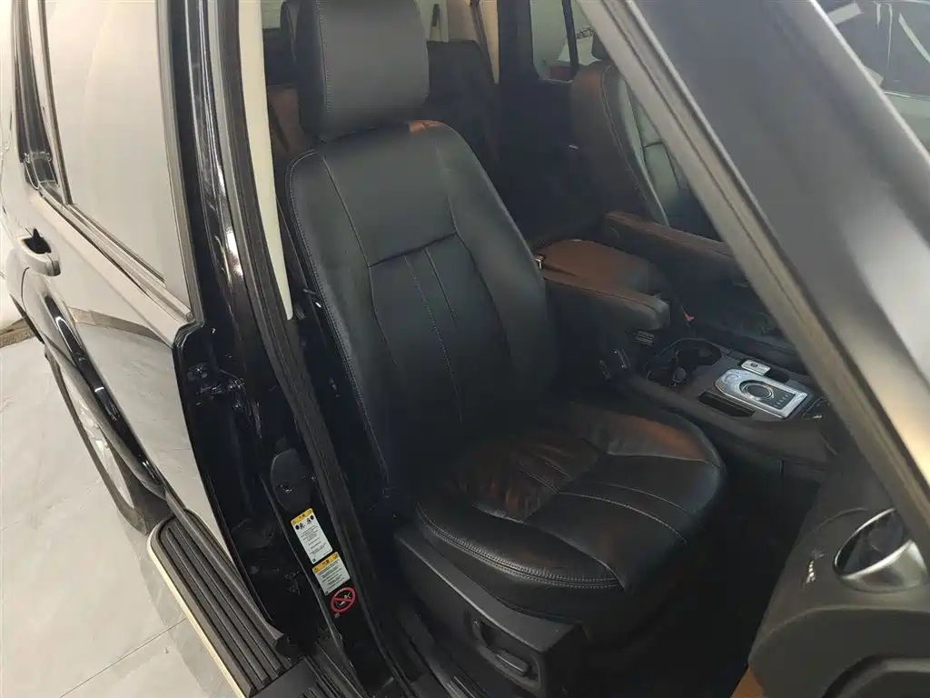 Land Rover Discovery 2016 3.0 SC V6 SE фото 25