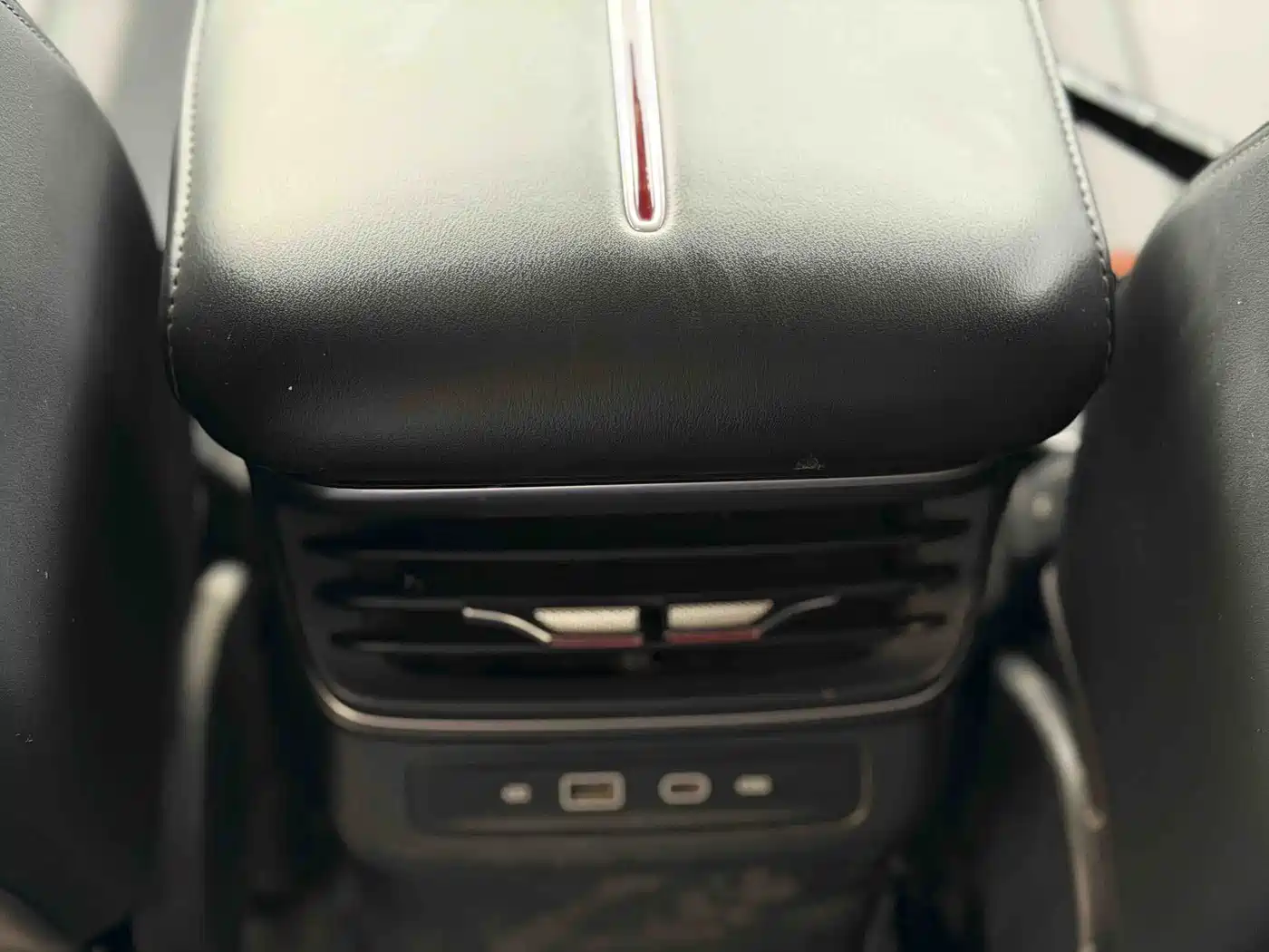 Hongqi HS3 PHEV 2024 PHEV 115km Power Edition фото 22