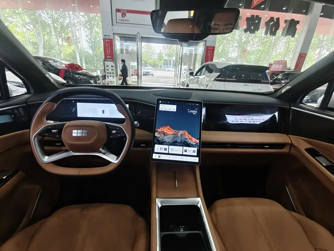 Geely Galaxy Galaxy L7 2025 Model EM-i 115km Long Range Edition фото 6