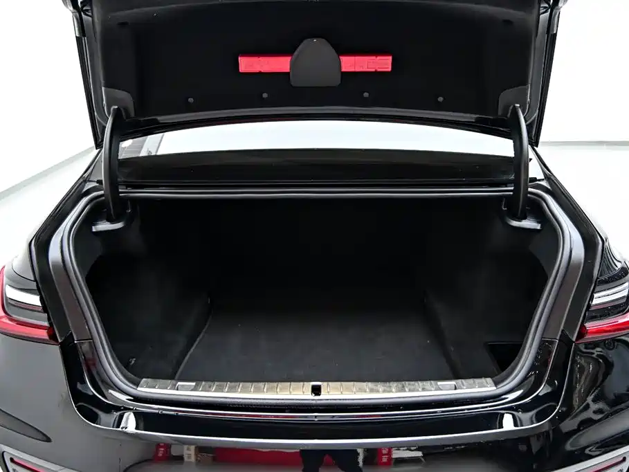BMW 7 Series 2019 Facelift 740Li xDrive Executive M Sport Package фото 38