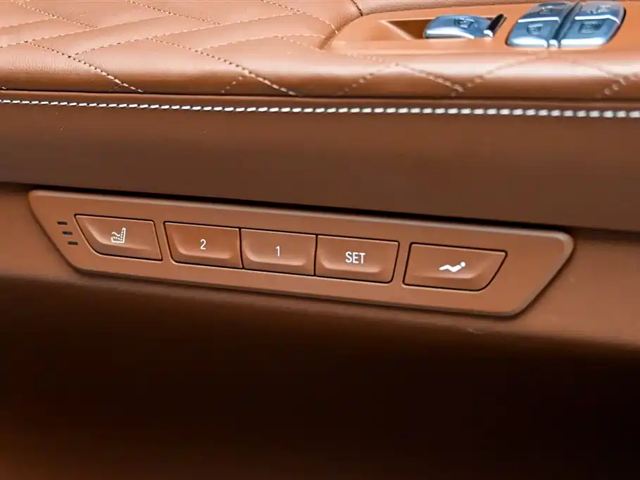 BMW 7 Series 2019 Facelift 740Li xDrive Executive M Sport Package фото 28