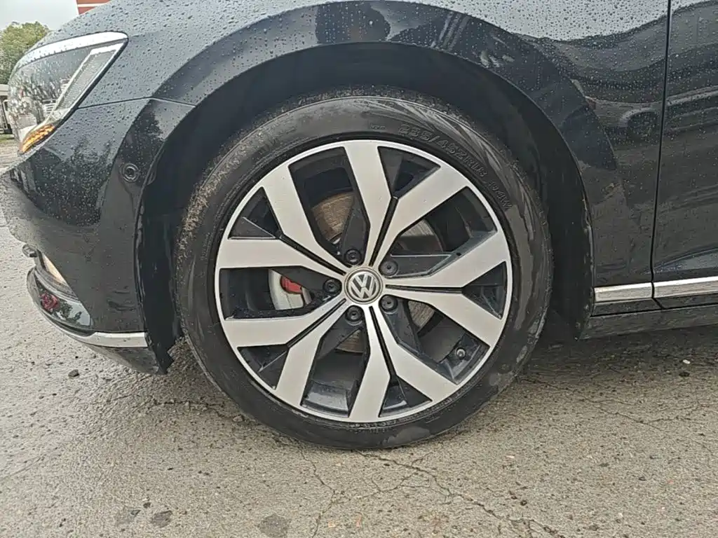 Фото 23 - Volkswagen Magotan