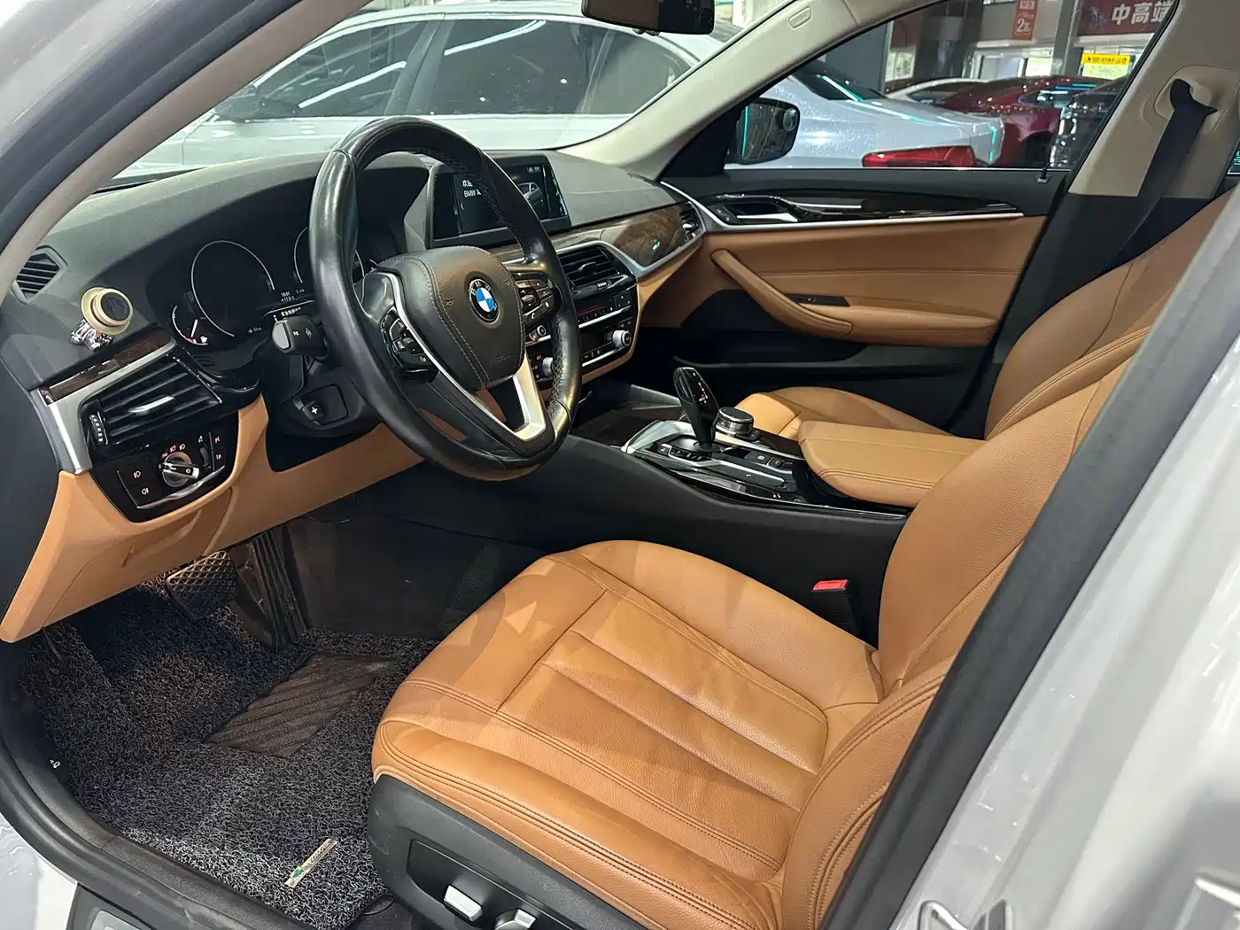 BMW 5 Series 2018 528Li Launch Special Edition фото 7