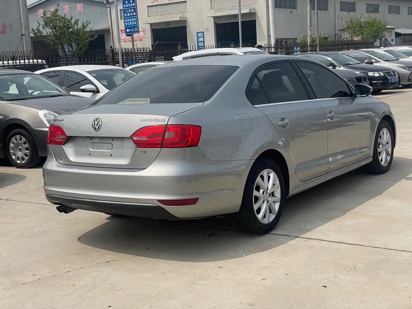 Volkswagen Sagitar 2012 1.4TSI Manual Luxury фото 7