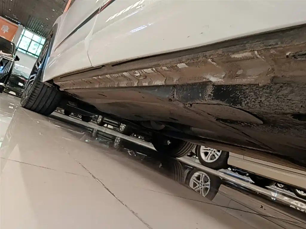 Volkswagen Tiguan L 2021 330TSI Automatic 2WD R-Line Premium фото 22