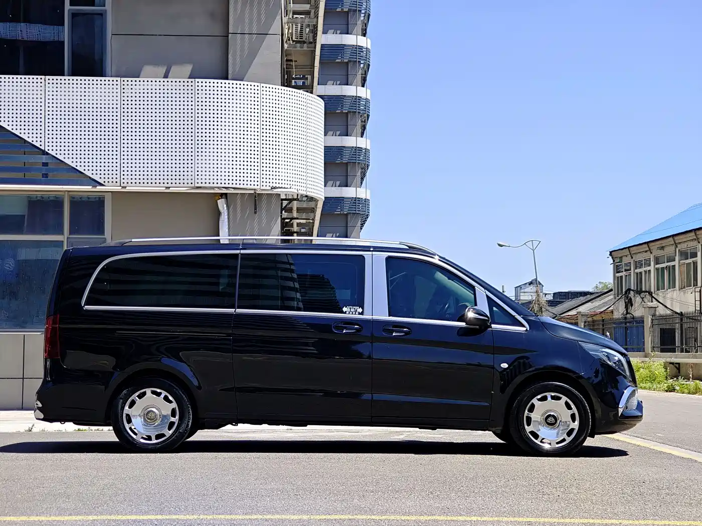 Mercedes-Benz Vito 2023 2.0T Elite 7-Seater фото 4