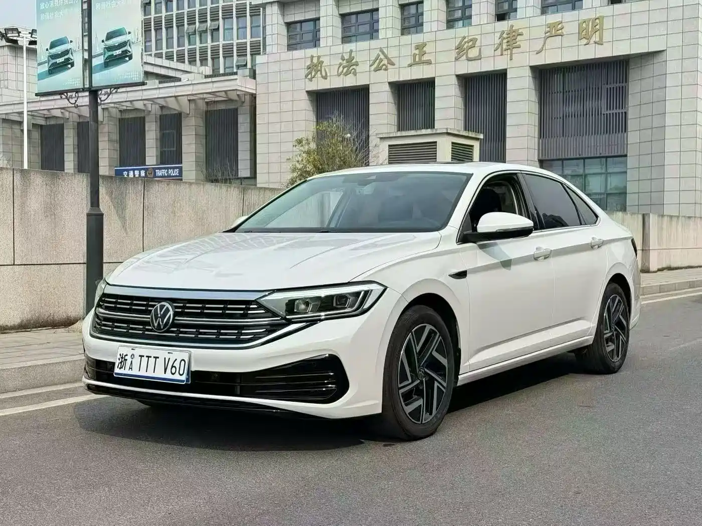 Volkswagen Sagitar 2023 300TSI DSG Surpassing Edition фото 3
