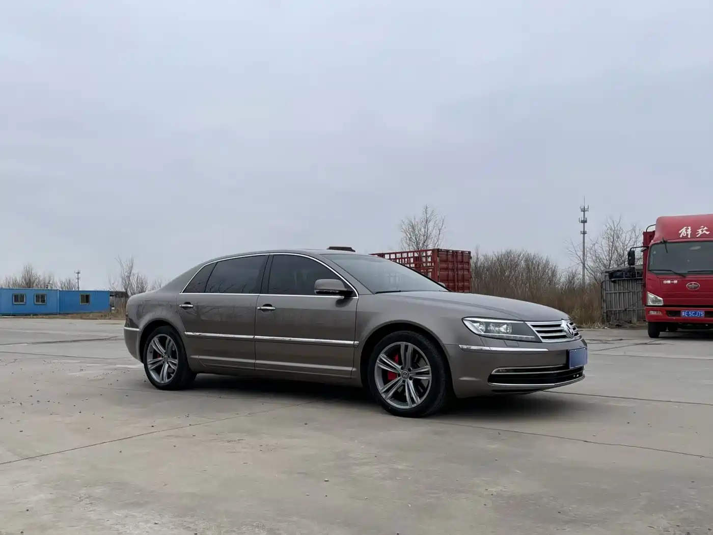 Volkswagen Phaeton 2015 Model 3.0L Exclusive Edition фото 3