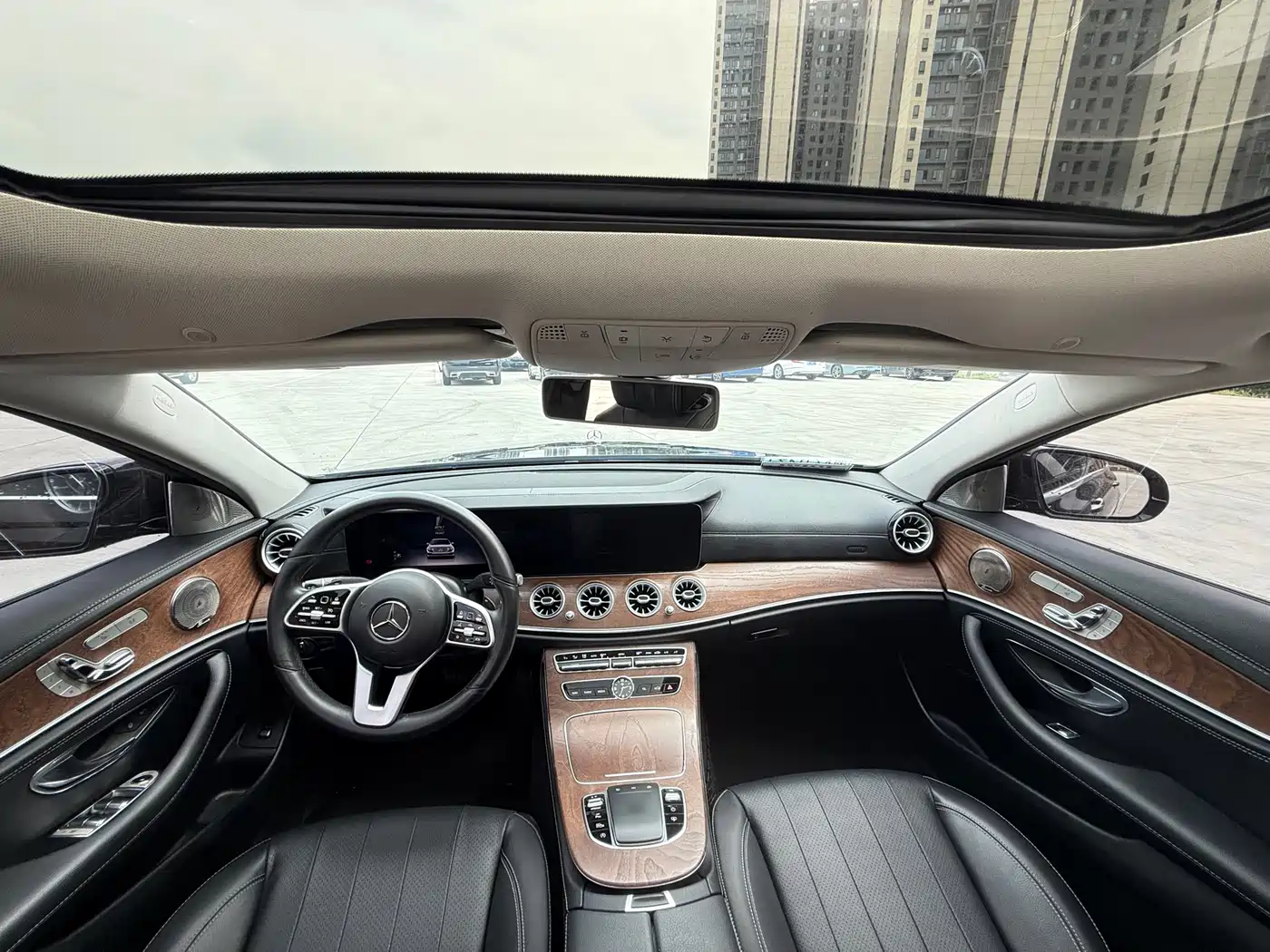Mercedes-Benz E-Class 2019 E 300 L Luxury фото 5