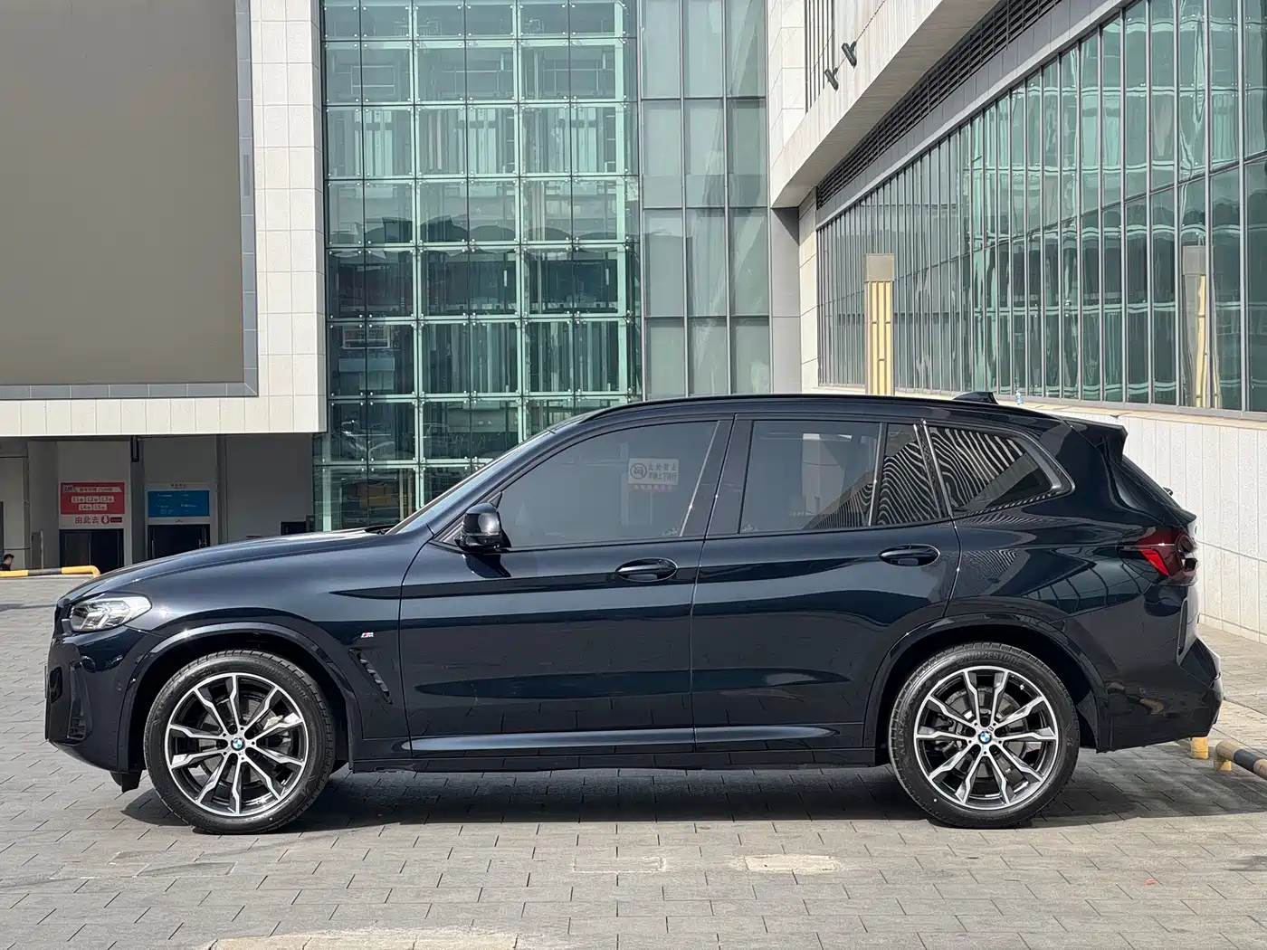 BMW X3 2023 Facelift xDrive30i Leading M Night Package фото 4
