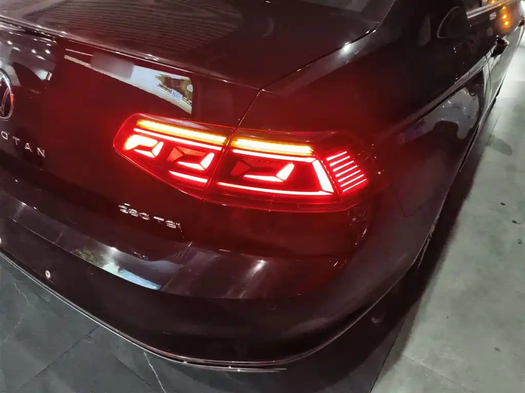Volkswagen Magotan 2025 Popular Edition 280TSI DSG Comfort фото 8
