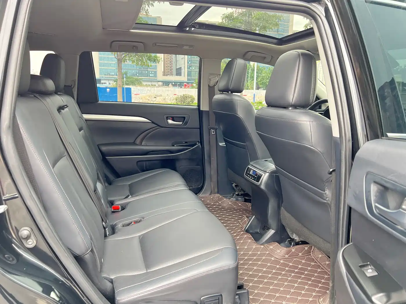 Toyota Highlander 2021 2.0T AWD Luxury 7-Seater фото 16