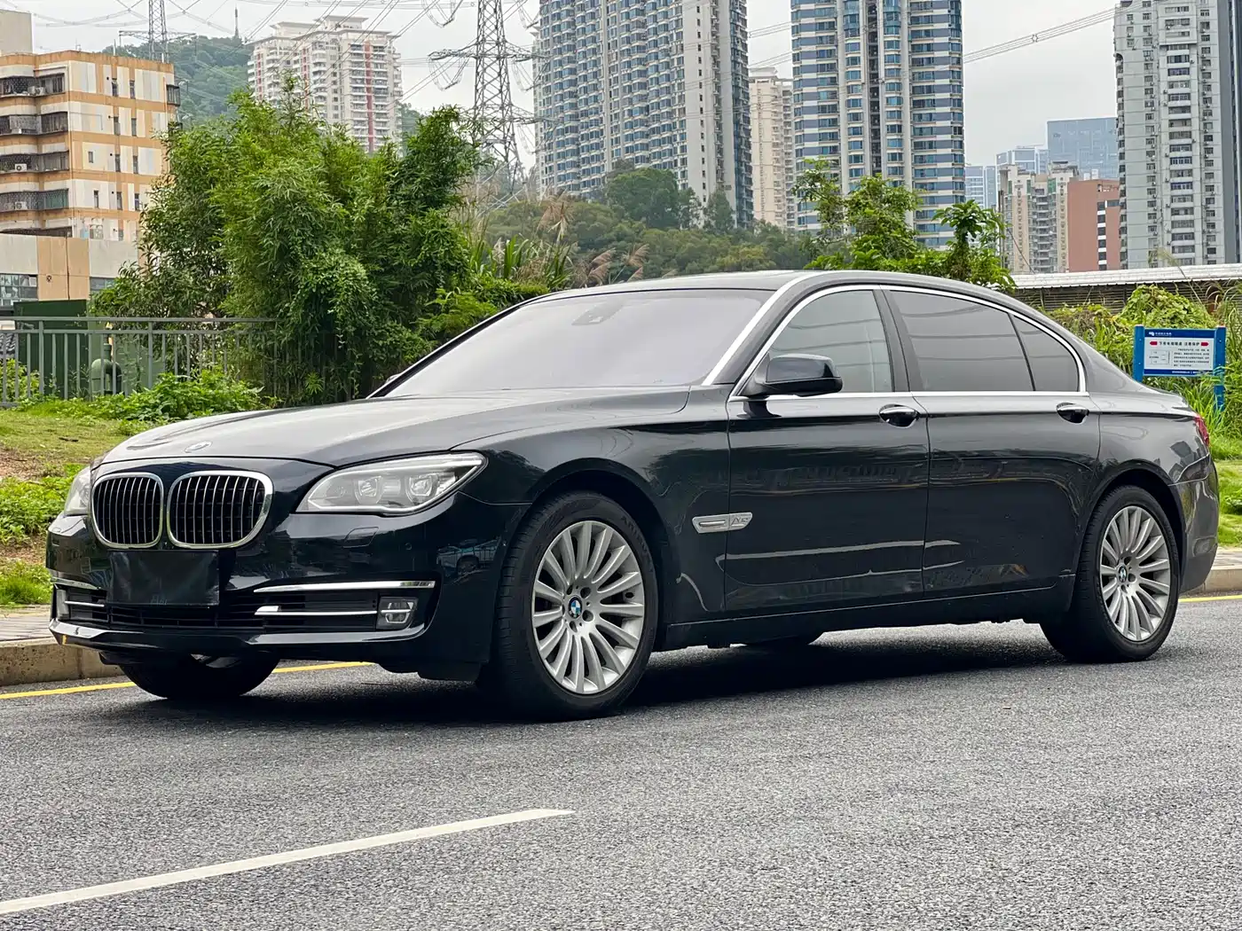 BMW 7 Series 2012 760Li 25th Anniversary Limited Edition фото 2