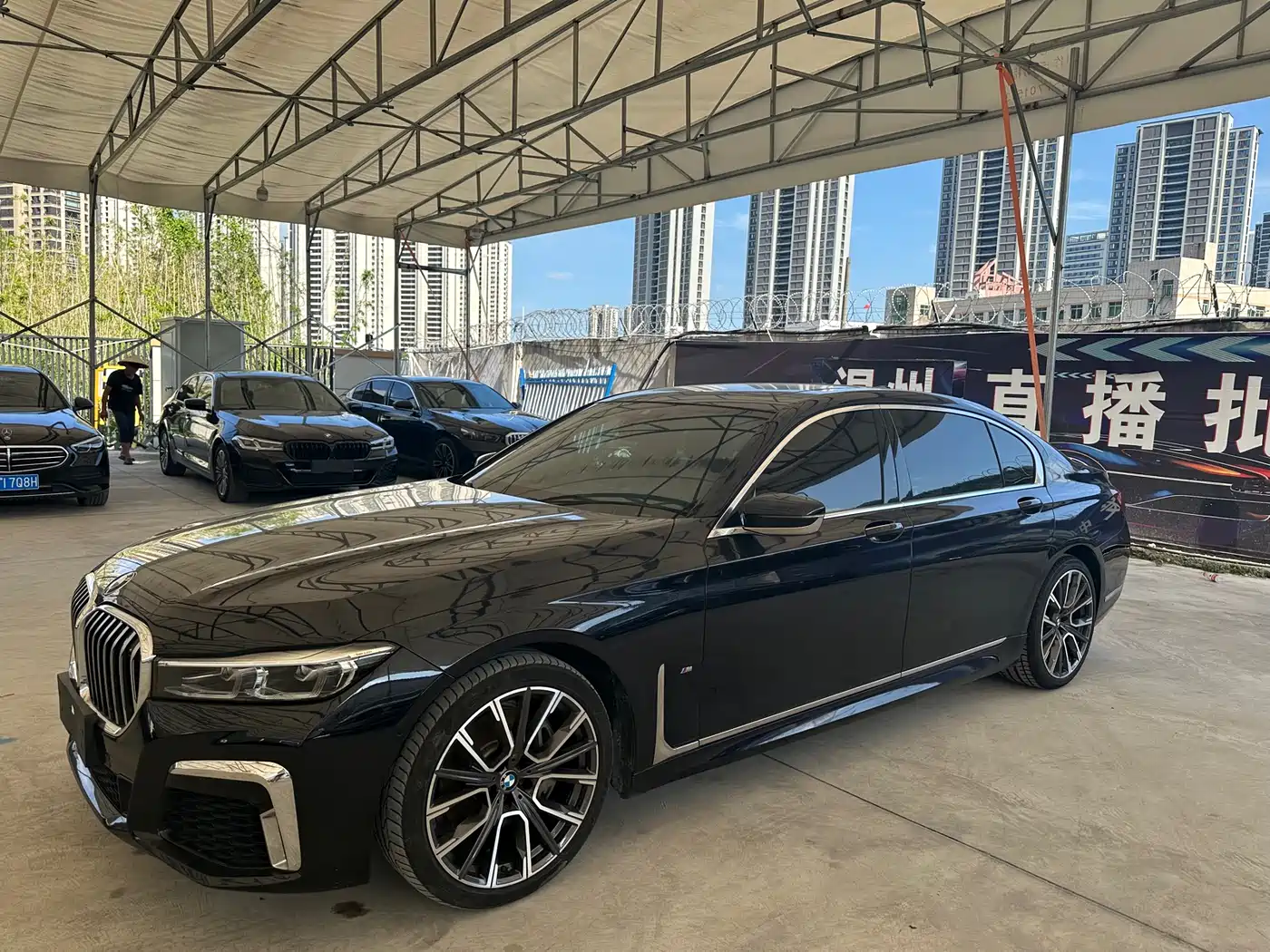BMW 7 Series 2019 740Li Leading M Sport Package фото 5
