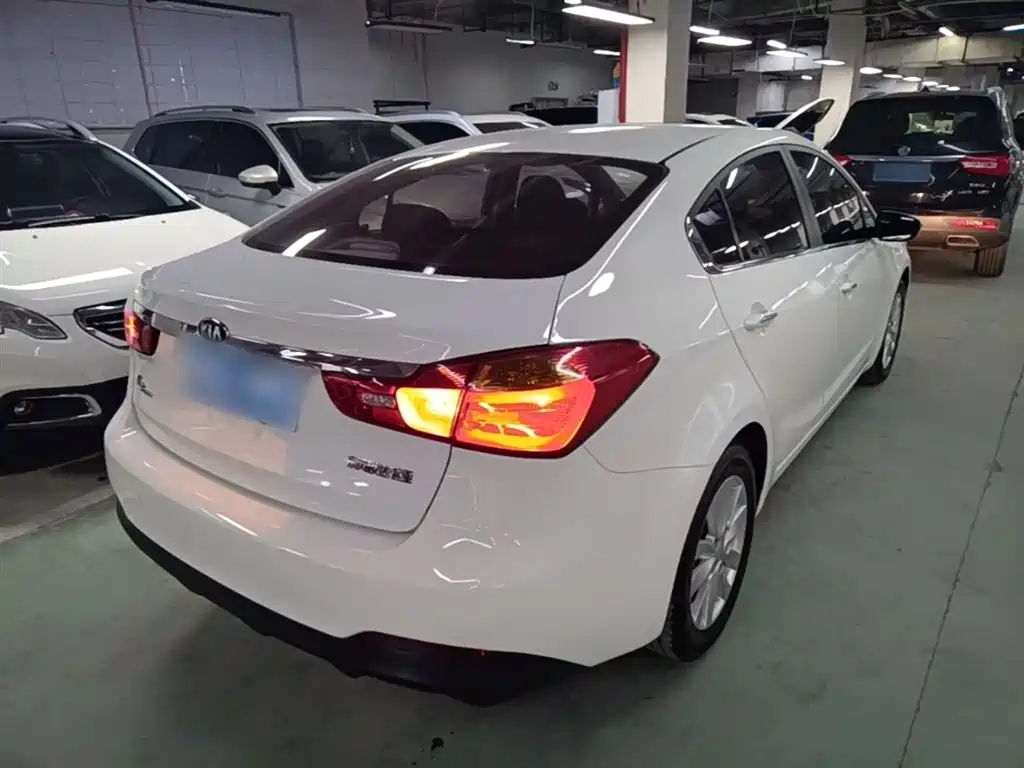 Kia K3 2015 1.6L Automatic GLS фото 7