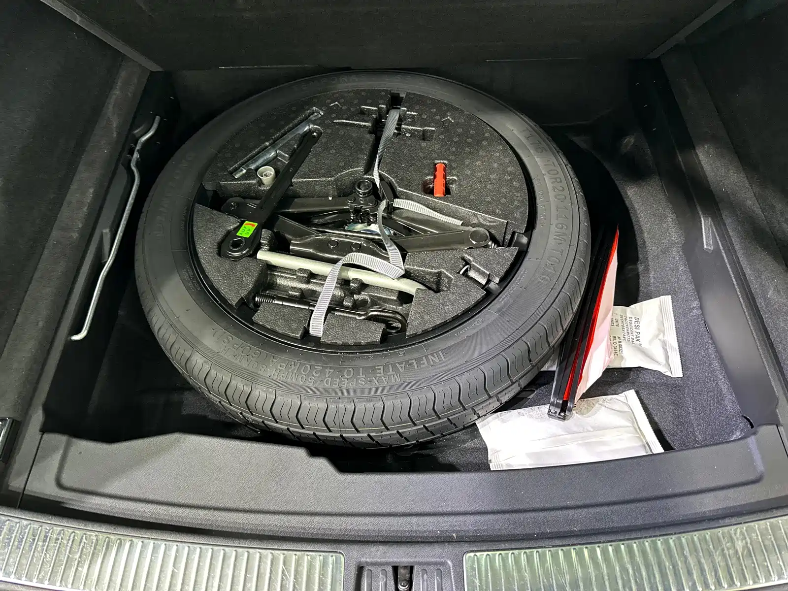 Фото 9 - Volkswagen Touareg