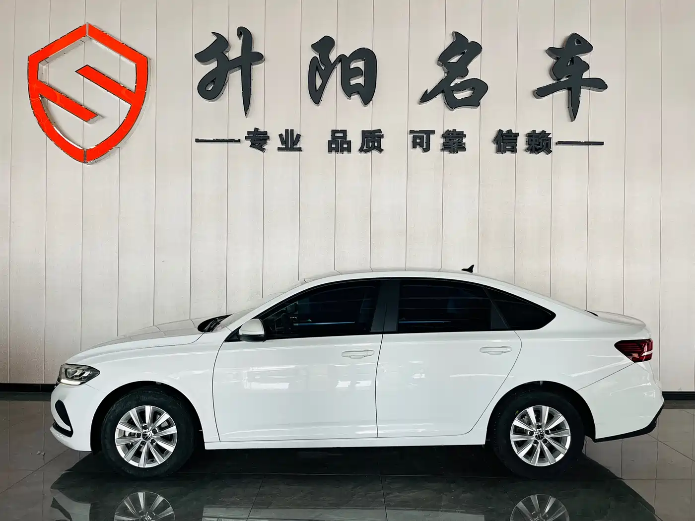 Volkswagen Lavida 2023 1.5L Auto Delight Edition фото 3