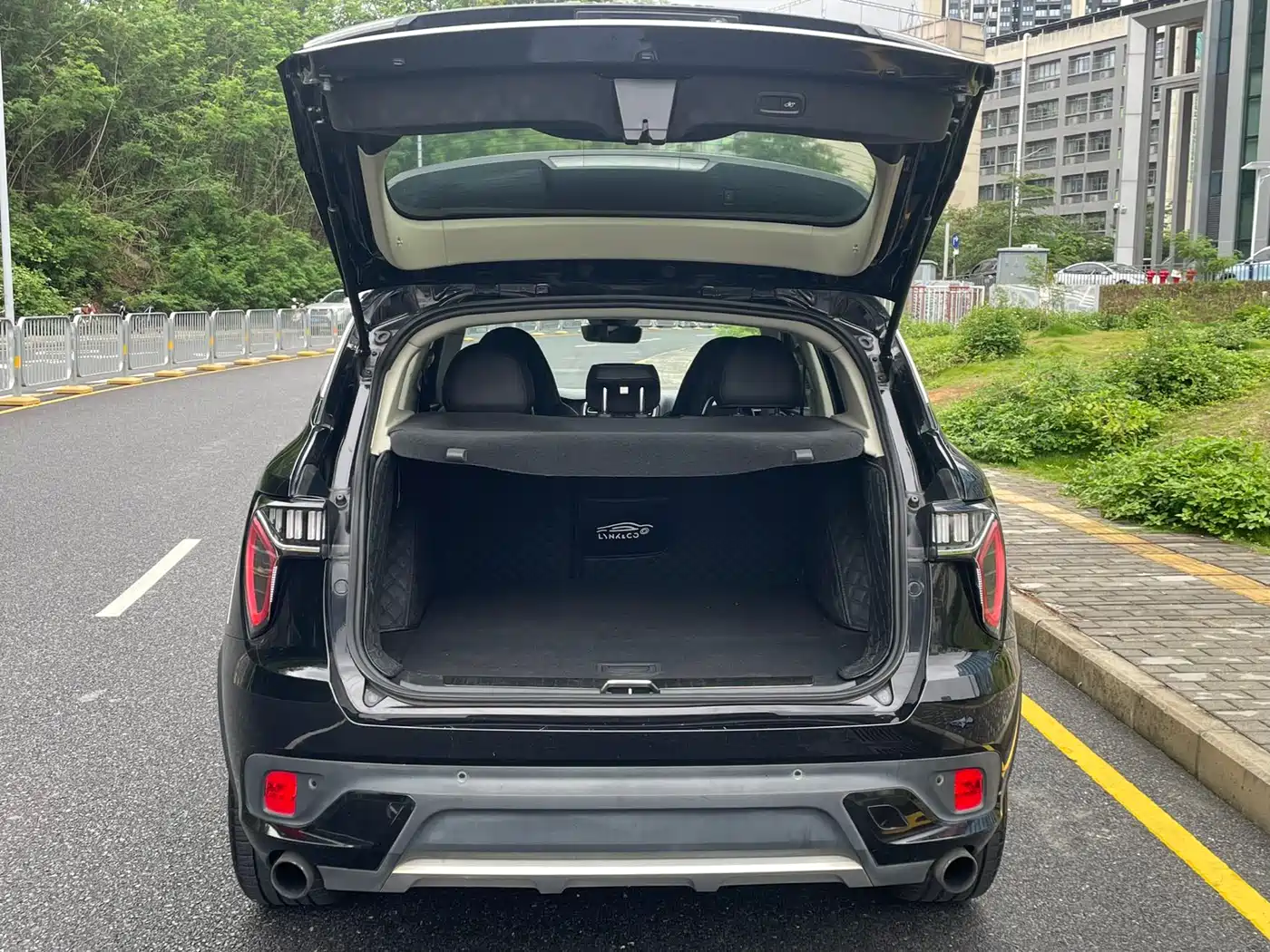 Lynk & Co 01 EM-P 2018 1.5T PHEV Power China V фото 18