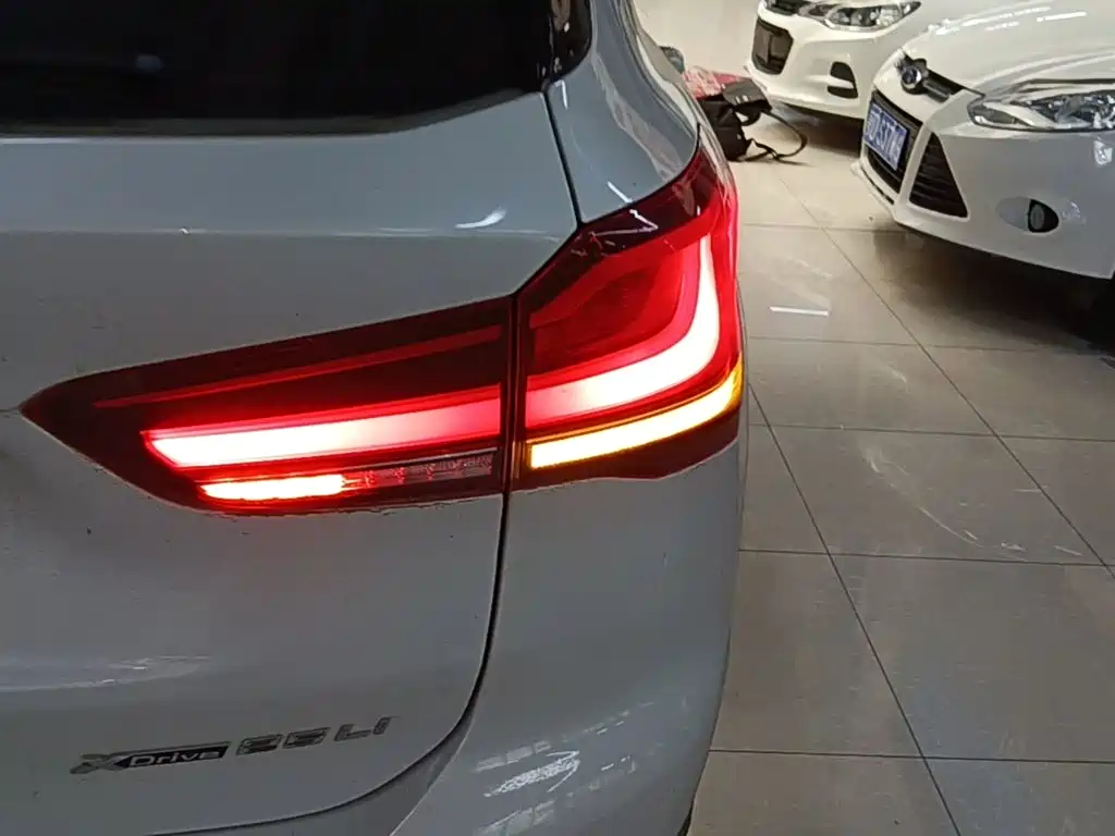 Photo 8 - BMW X1