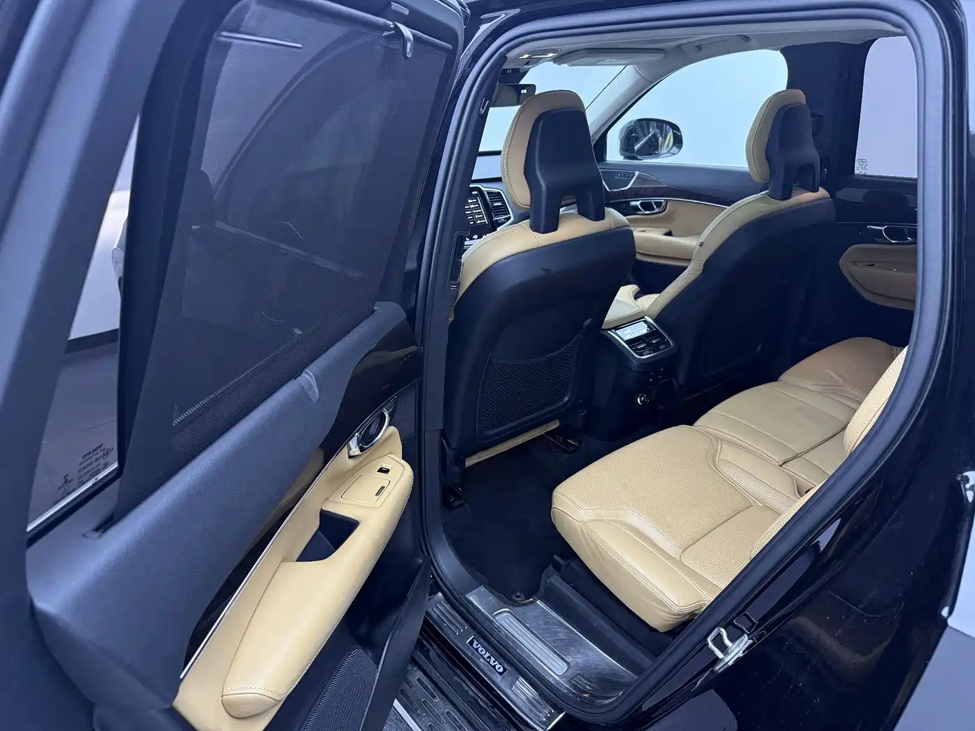 Фото 9 - Volvo XC90