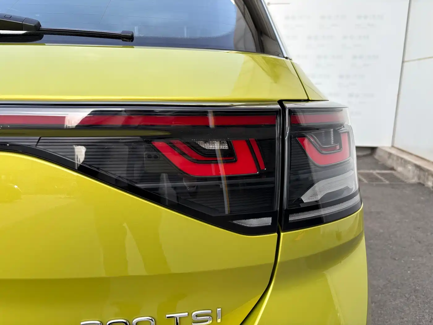 Volkswagen T-ROC 2023 300TSI DSG 2WD Starlight Edition фото 12