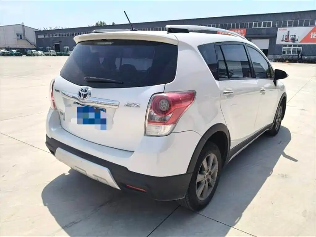 Toyota E'Z 2015 180E CVT Crossover Edition фото 9