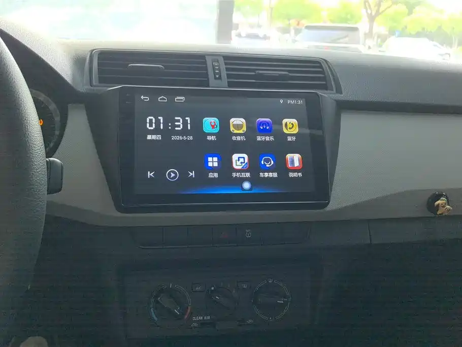 Škoda Fabia 2017 1.4L Auto Forward Edition фото 13