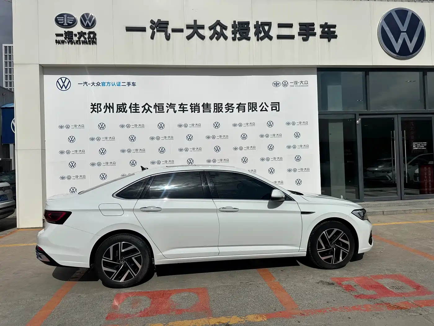 Volkswagen Sagitar 2024 300TSI DSG Surpass Edition фото 5