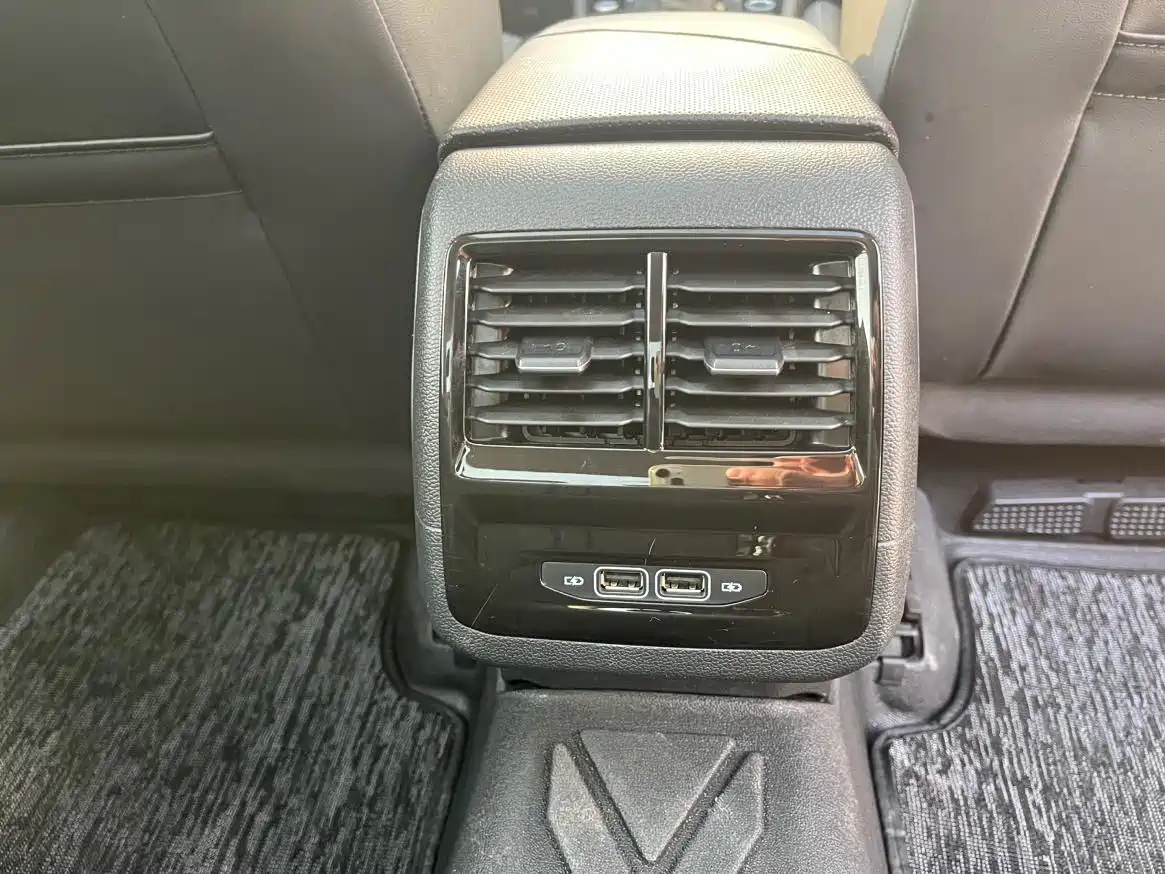 Volkswagen Sagitar 2024 300TSI DSG Surpass Edition фото 18