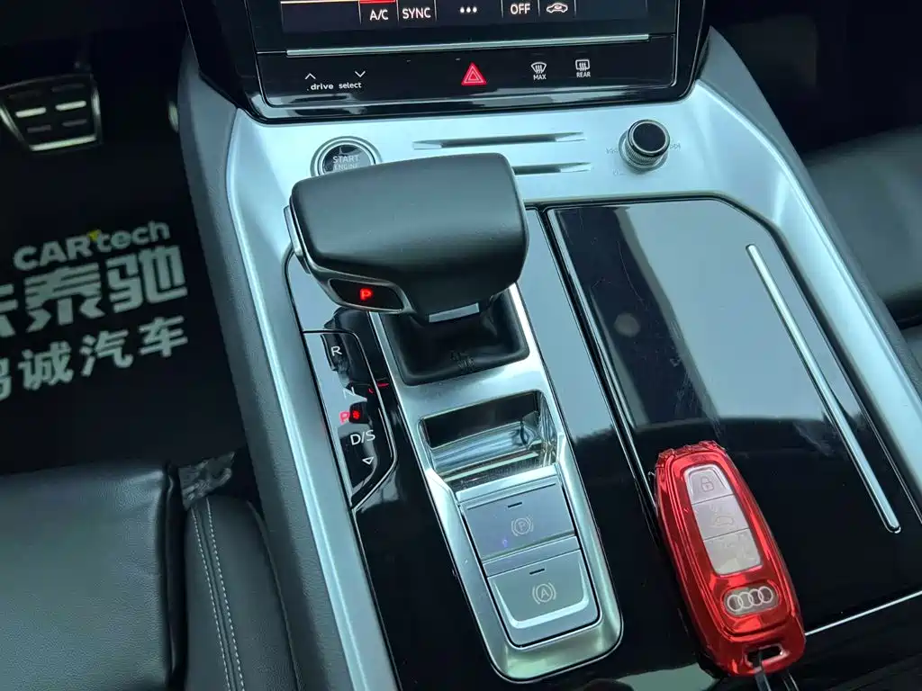 Фото 23 - Audi Q6