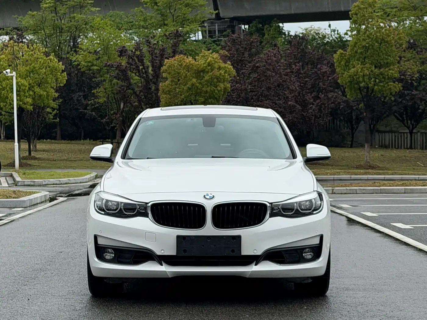 BMW 3 Series GT 2018 320i Fashion фото 2