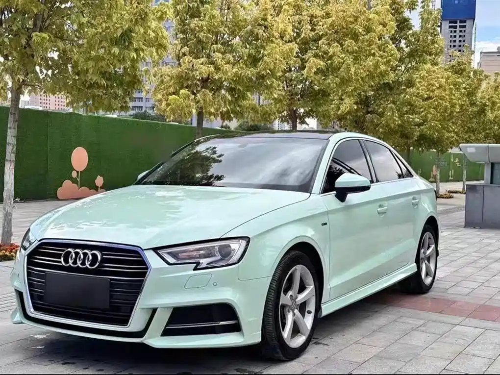Audi A3 2018 30th Anniversary Limousine 35 TFSI Fashion