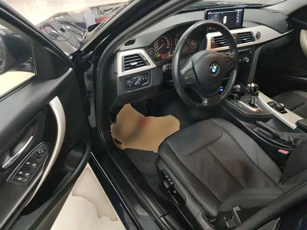 BMW 3 Series 2015 320i Progressive фото 12
