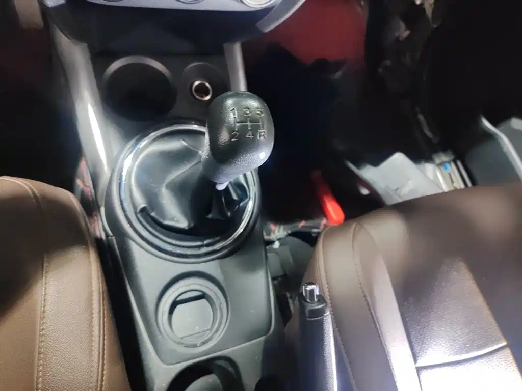 Mitsubishi ASX 2016 1.6L Manual 2WD Pioneer Edition фото 10