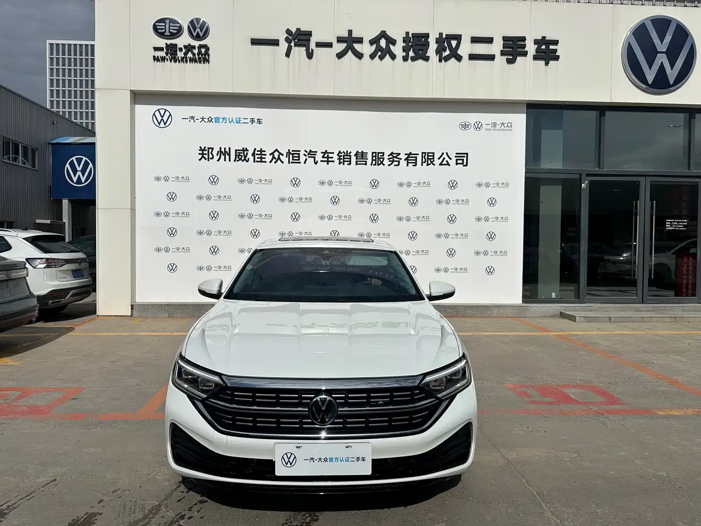 Volkswagen Sagitar 2024 300TSI DSG Surpass Edition фото 2