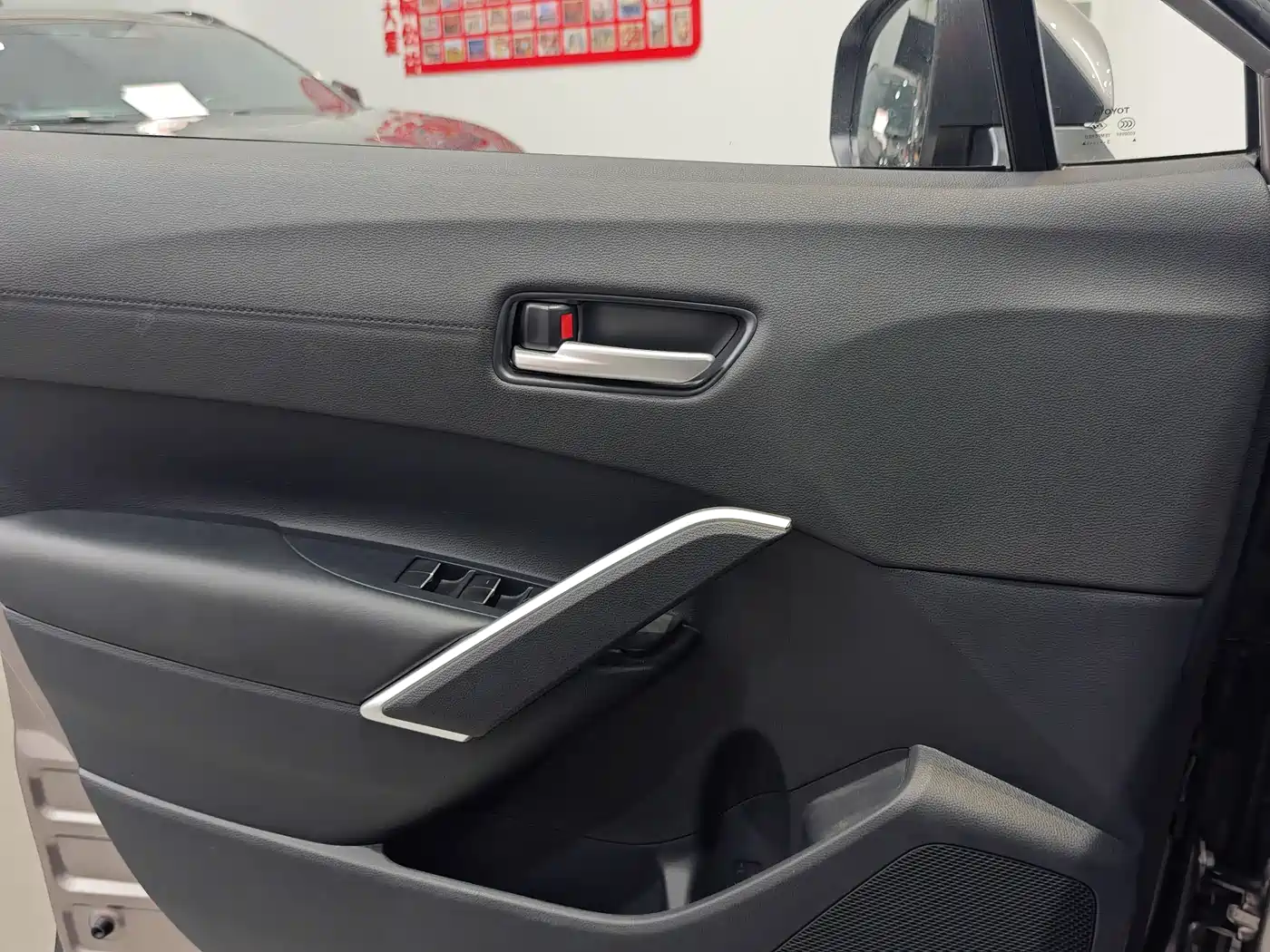 Toyota Frontlander 2023 2.0L Smart Hybrid Dual Engine Prestige Edition фото 13