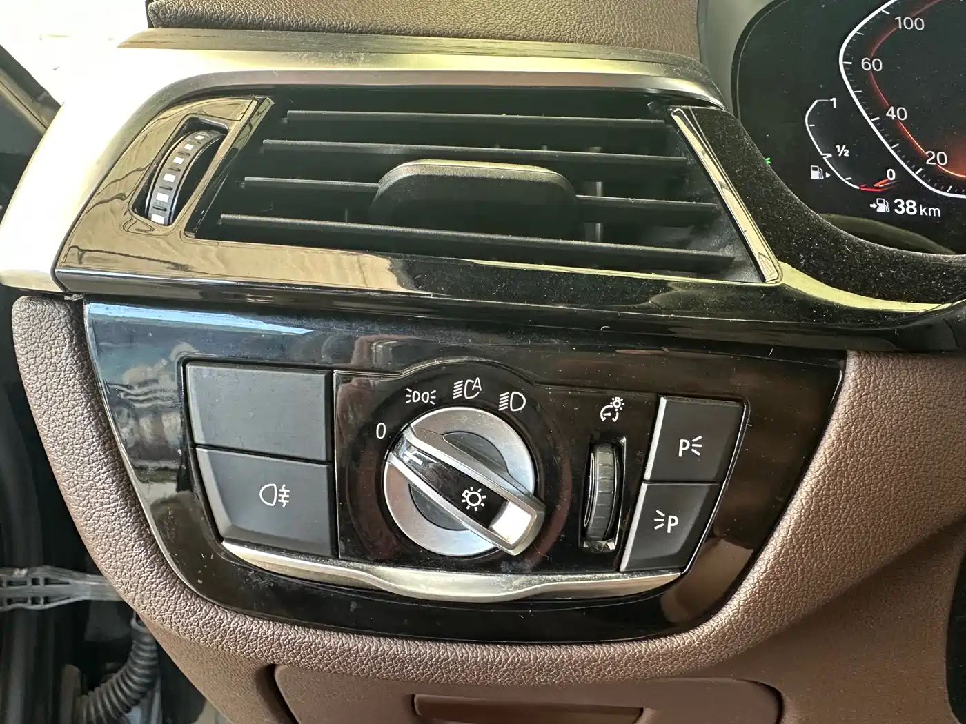 BMW 5 Series 2021 530Li Leading Luxury Package фото 27
