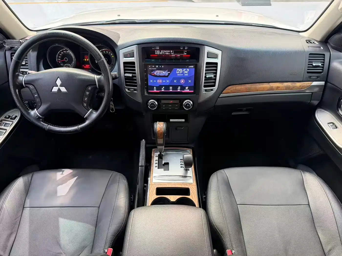 Mitsubishi Pajero (Import) 2019 3.0L Auto Standard Version фото 6