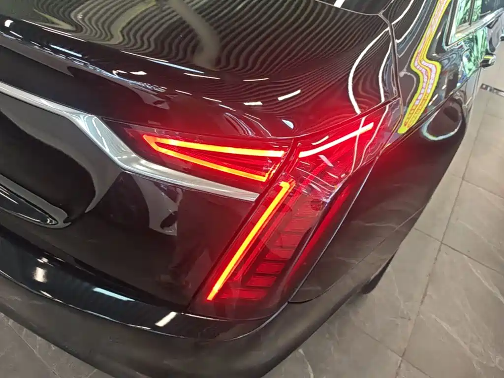 Фото 8 - Cadillac CT6
