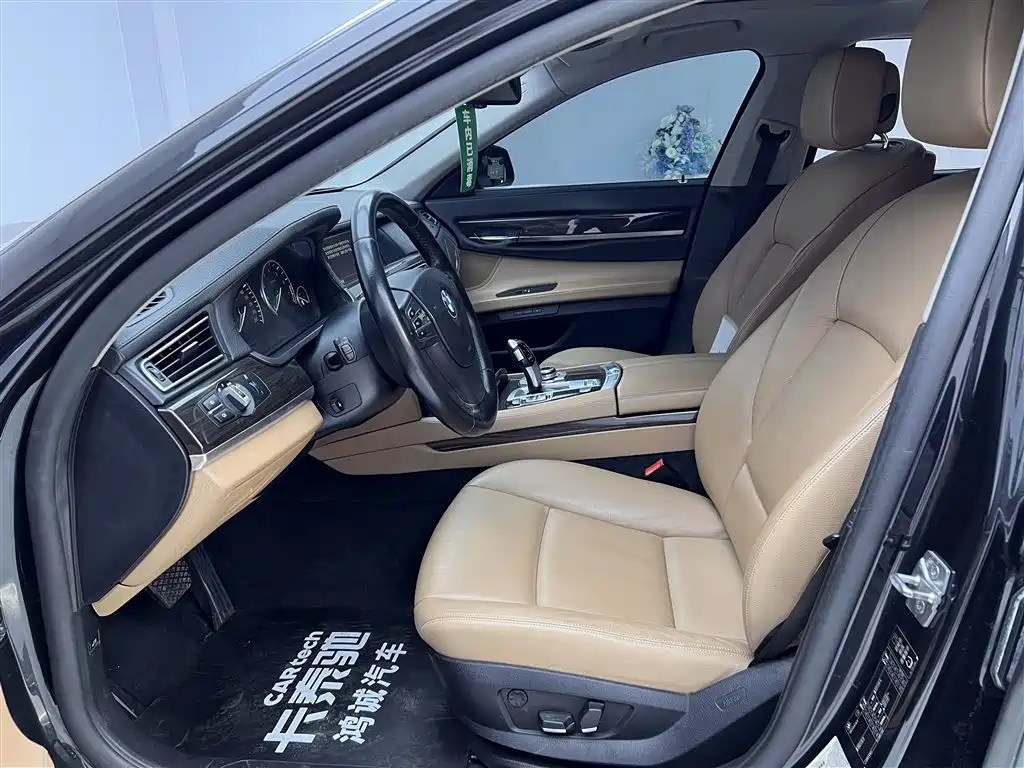 BMW 7 Series 2009 Model 740Li Leading Edition фото 19