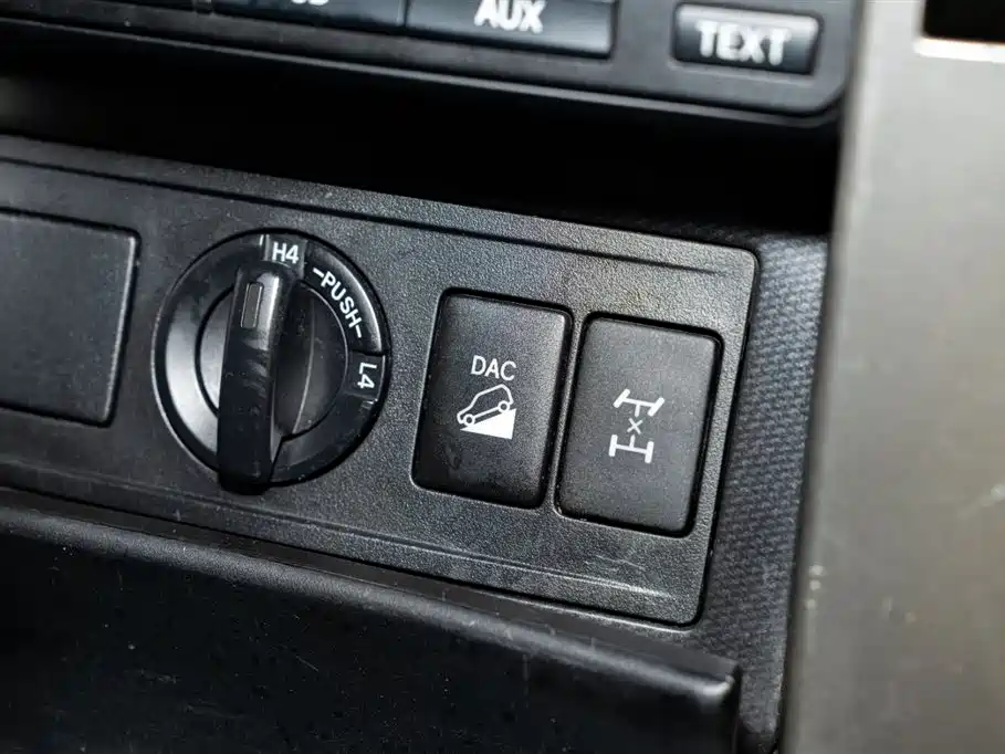 Toyota Prado 2010 4.0L Automatic TX-L фото 16