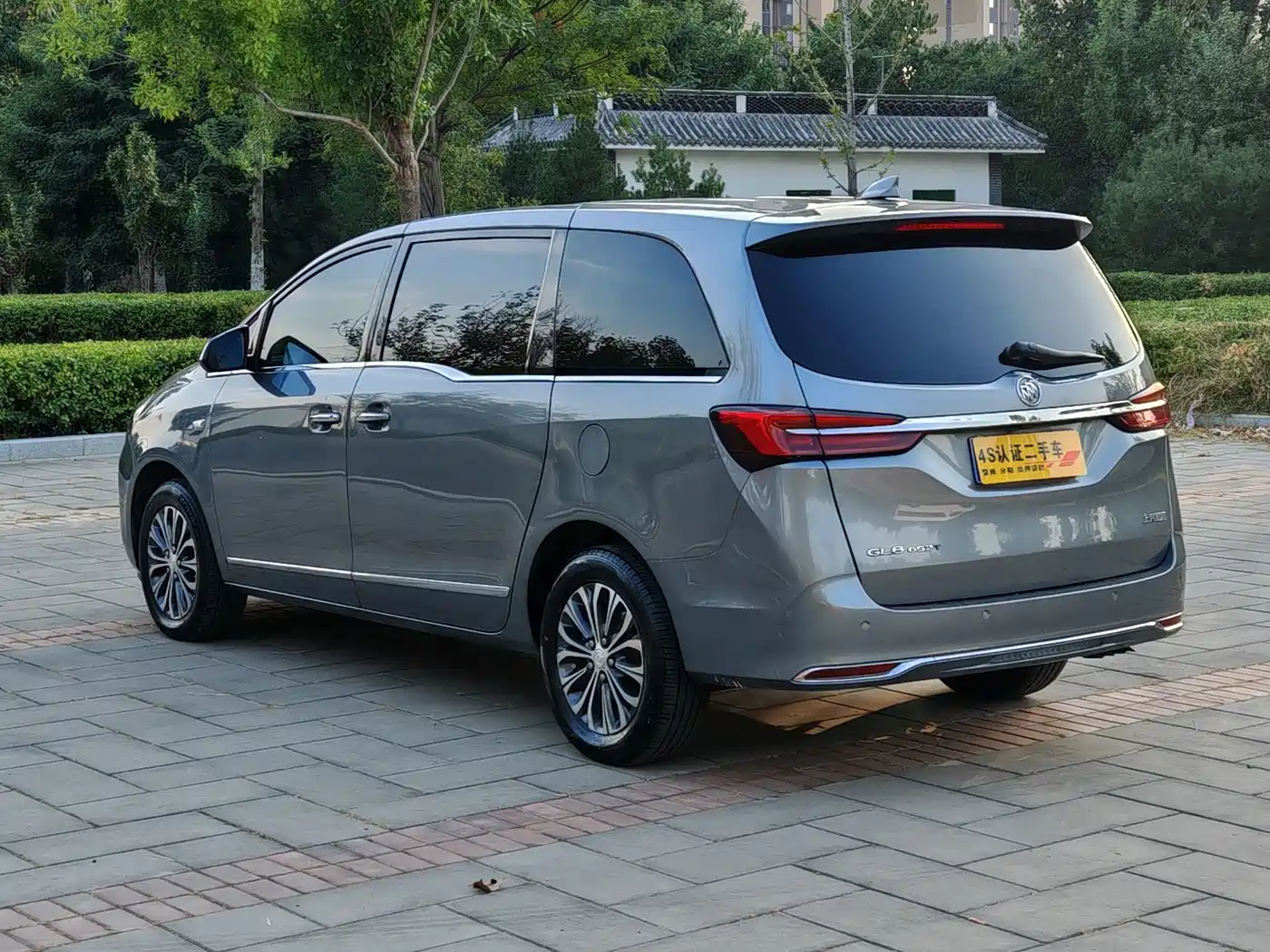 Photo 6 - Buick GL8