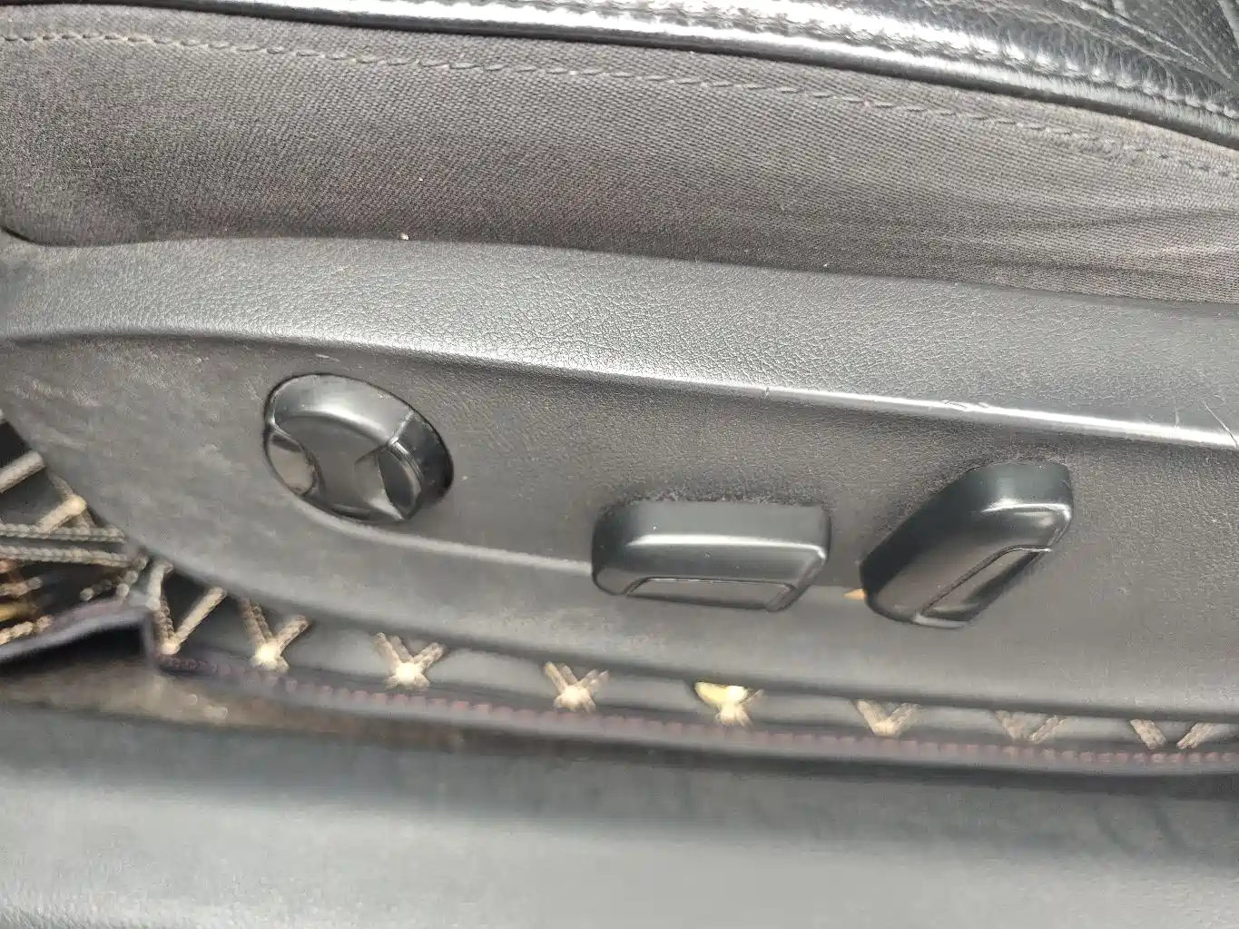 Volkswagen Passat 2011 1.8TSI DSG Supreme Edition фото 15